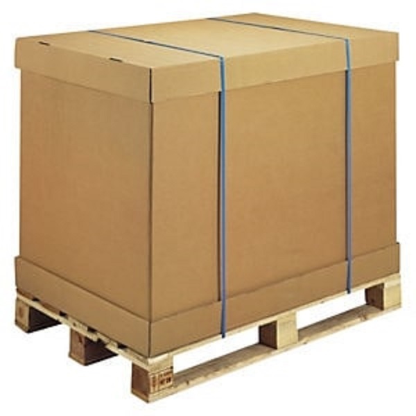 Đóng buộc thùng hàng to trước khi vận chuyển