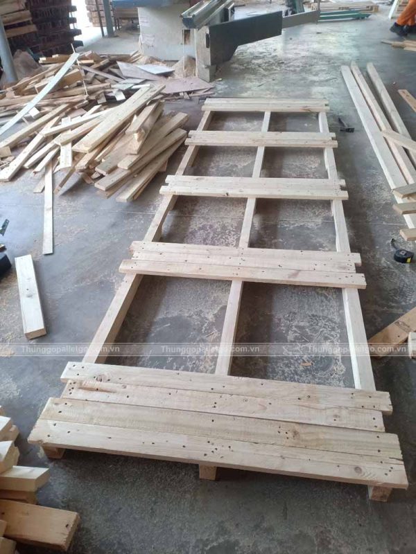 Giá pallet gỗ 4 hướng nâng 100kg