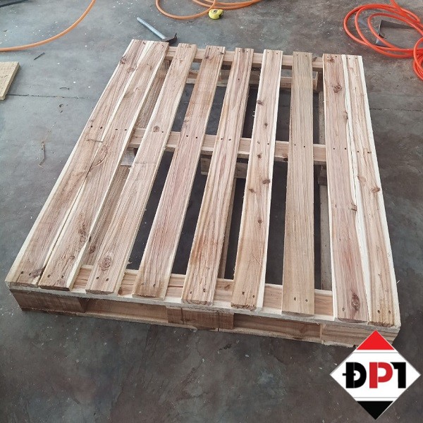 Giá pallet gỗ 4 hướng nâng 1 tấn