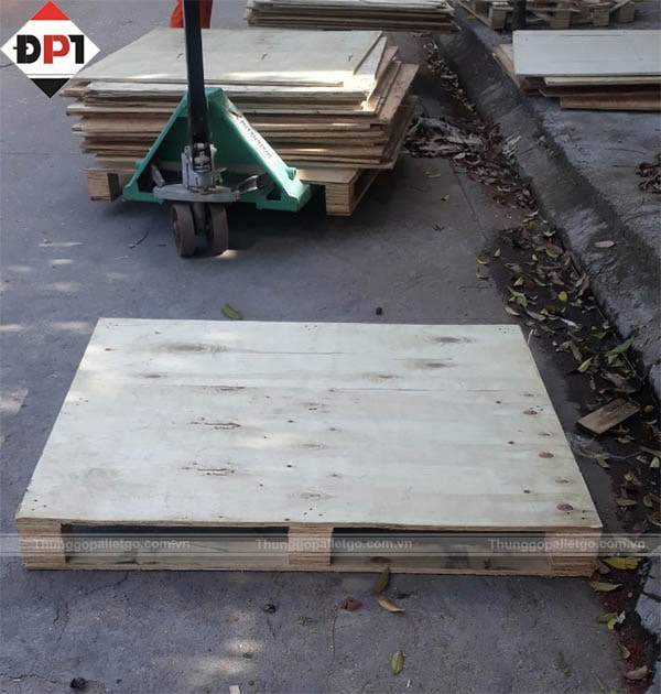 Giá pallet gỗ 4 nâng hướng mặt liền